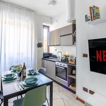 Elegant Citylife Apartment- Metro Access - Double